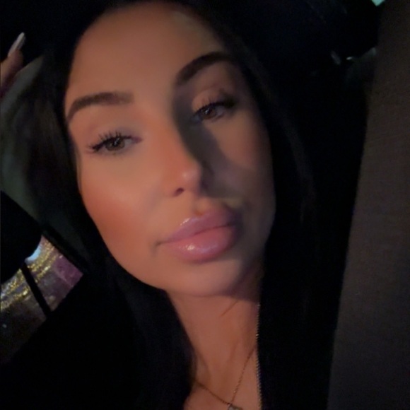 Meet your Posher, Amanda-kate - Picture 1 of 1